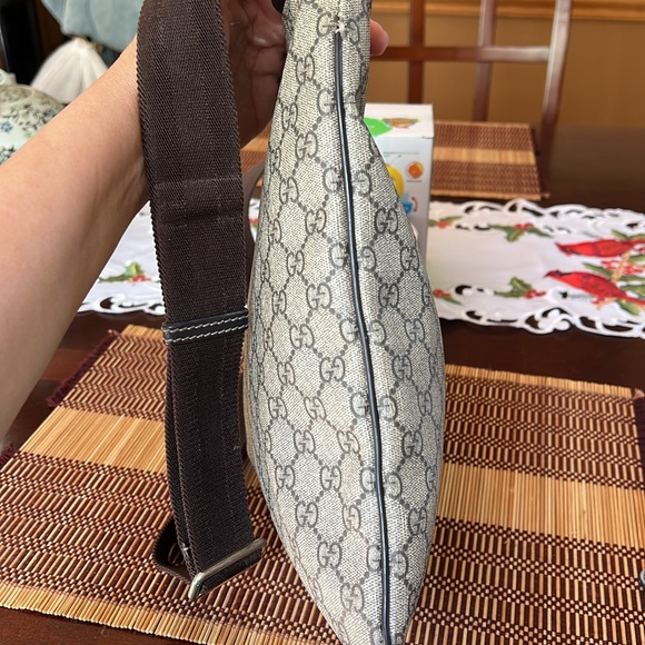 Gucci GG Messenger Crossbody Bag - Picture 8 of 16